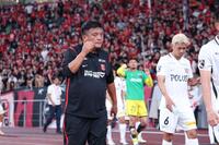ブーイングを浴びる曺貴裁監督ら浦和イレブン（撮影・金田祐二）