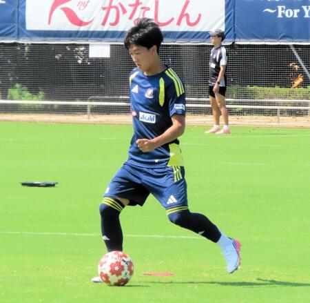 天皇杯２回戦福島戦に向けて調整した横浜ＭのＭＦ三井寺真