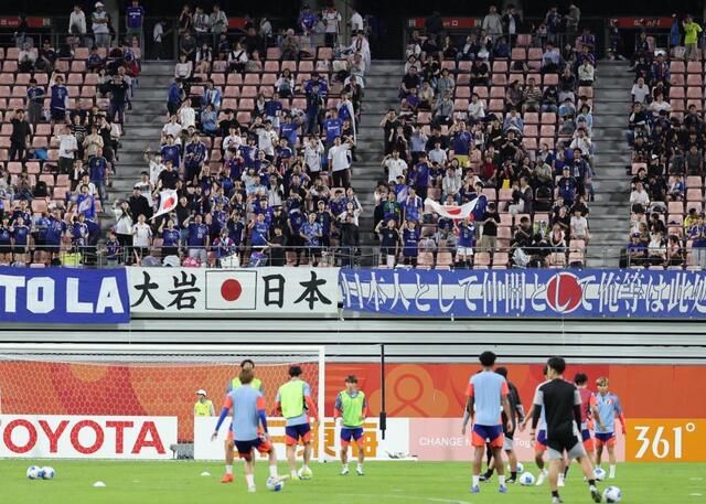 男子サッカー日本初戦も空席目立つ…