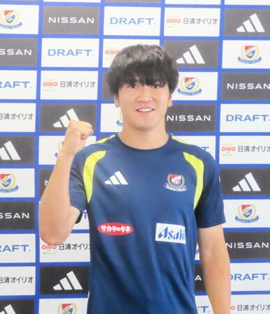 日本代表選出を受け会見に臨んだ横浜ＭのＦＷ谷村海那