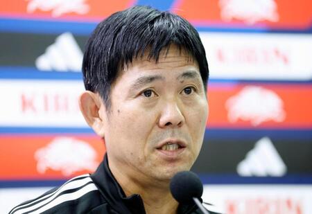 ウルグアイ戦を前に記者会見する森保監督
