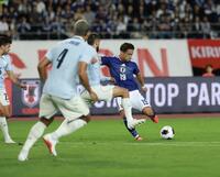 前半、先制ゴールを決める松木