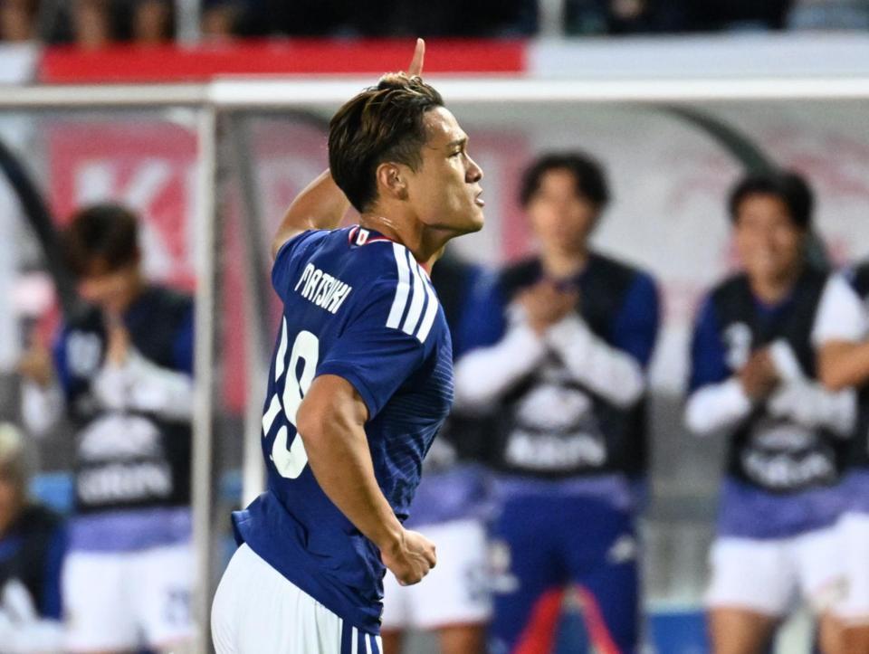 日本－ウルグアイ　前半、ゴールを決め喜ぶ松木