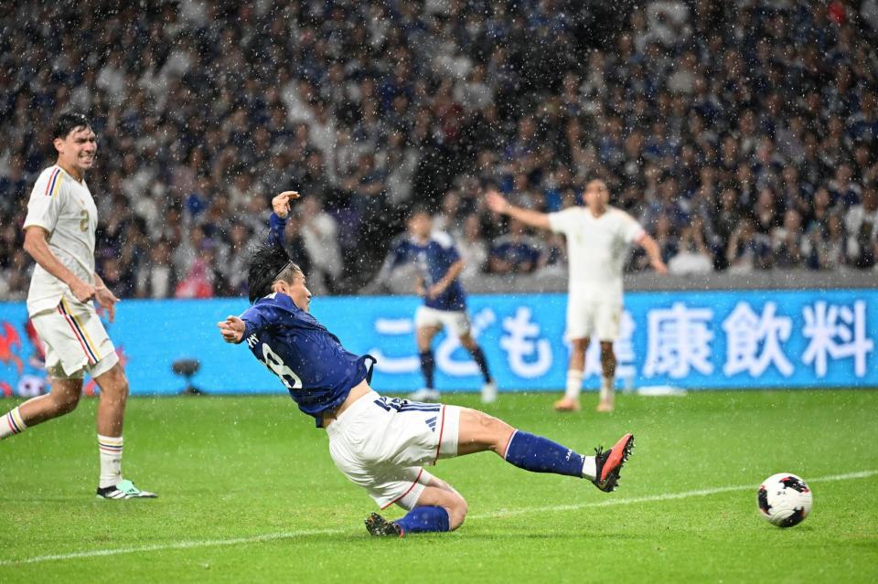 日本－ベネズエラ　後半、チーム１点目のゴールを決める上田