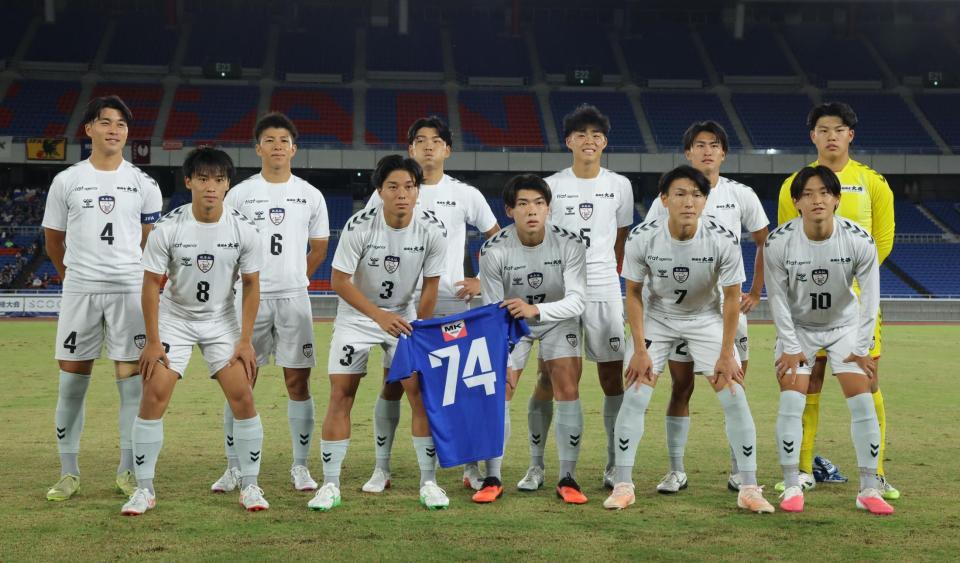 横浜Ｍ戦に臨む京産大イレブン（撮影・吉澤敬太）
