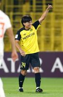 前半、先制ゴールを決め、喜ぶ久保