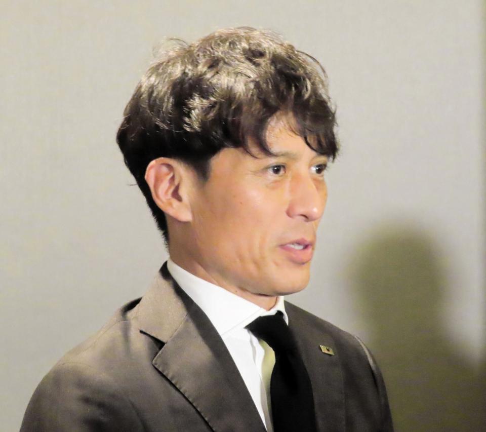 都内で取材に応じた日本サッカー協会の宮本恒靖会長