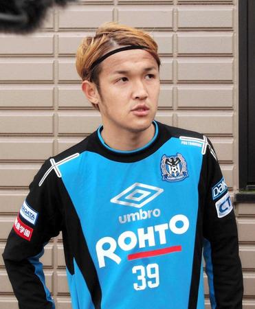 　取材に応じるＧ大阪・宇佐美