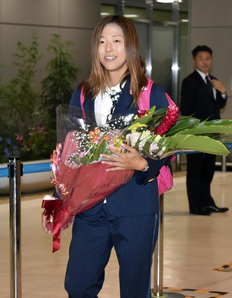 　カナダから帰国したサッカー女子日本代表の大儀見