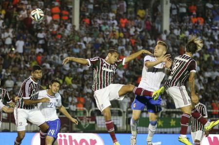 　ブラジルとの親善試合で、ゴールを挙げたイタリアのインモビレ（右から２人目）＝８日（ＡＰ＝共同）