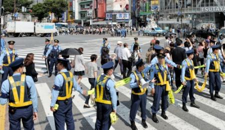 斜め横断禁止の交通規制が実施された渋谷駅前のスクランブル交差点＝撮影・会津智海