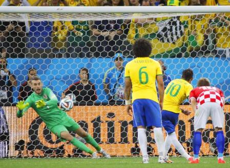 ブラジル逆転勝ち ネイマール２発 ブラジルｗ杯ネイマール デイリースポーツオンライン