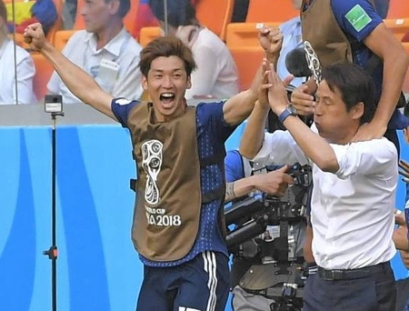 決勝ヘッドの大迫の妻・三輪麻未のインスタに祝福コメ続々「間違いなくMVP」
