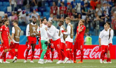 　コスタリカと引き分けたスイスイレブン（ロイター＝共同）