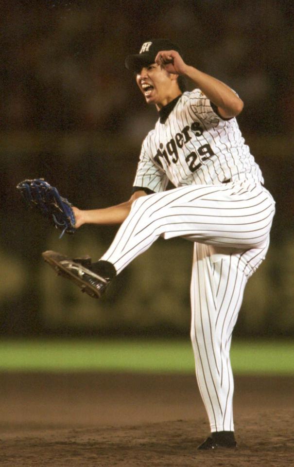 　巨人戦で力投する井川慶＝０１年