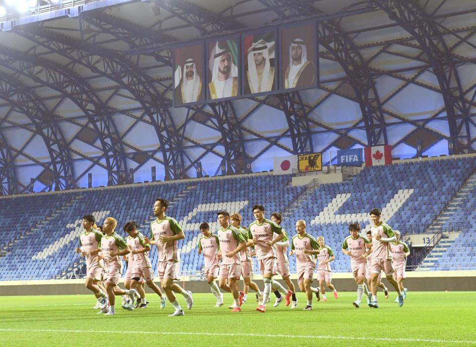 サッカー日本代表が 桜餅 練習ユニを初お披露目 ピンクと緑の配色 ｗ杯本番では使用しない貴重姿 サッカーｗ杯 デイリースポーツ Online