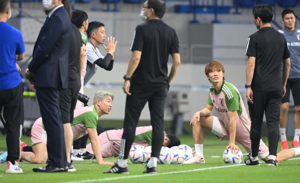 サッカー日本代表が“桜餅”練習ユニを初お披露目 ピンクと緑の配色 Ｗ杯