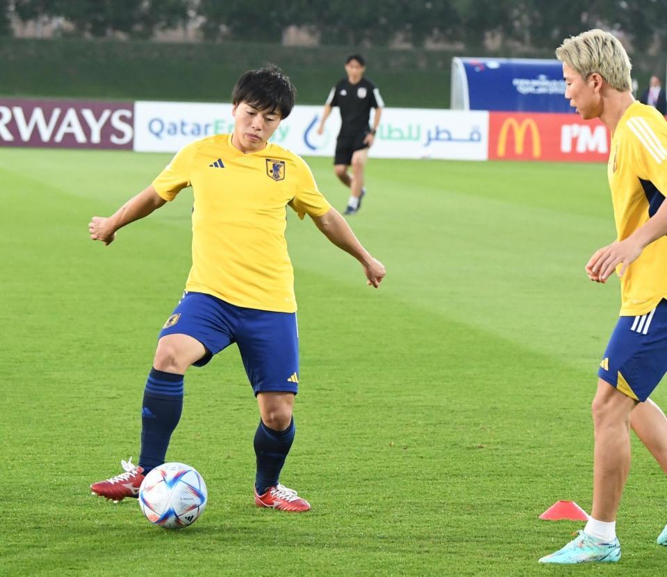 　調整する相馬勇紀（撮影・金田祐二）