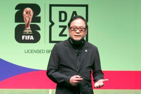 　記者会見するＤＡＺＮの日本法人の笹本裕ＣＥＯ＝１１日、東京都内