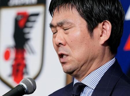 サッカーＷ杯北中米３カ国大会に臨む日本代表メンバーを発表し記者会見する森保一監督。三笘薫の選出断念について説明した