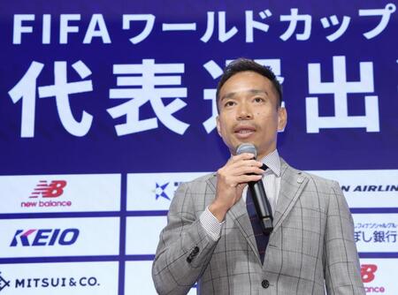 Ｗ杯に向けた抱負を語るＦＣ東京・長友