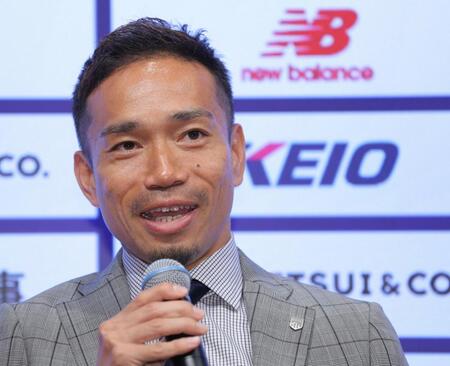 Ｗ杯での抱負を語るＦＣ東京・長友佑都（撮影・西岡正）