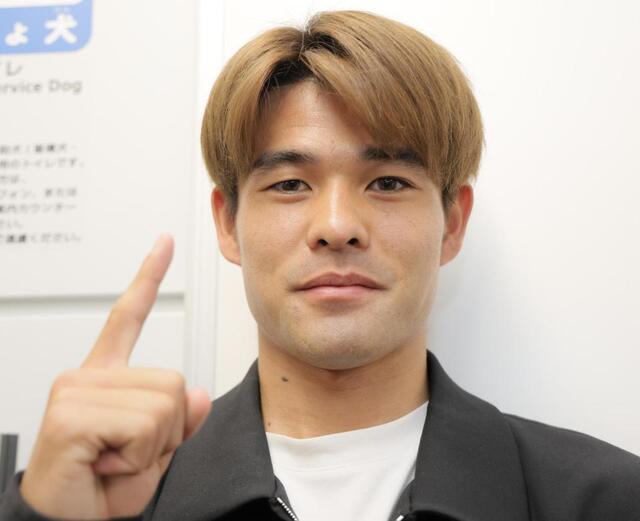 W杯日本代表・佐野海舟が帰国「いろんな人の思いを背負って戦いたい