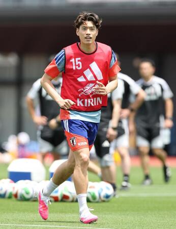 一部別メニューながら練習に参加した鈴木唯人（撮影・伊藤笙子）