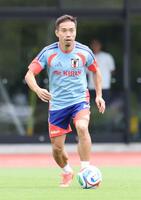 練習初日から精力的に動く長友佑都（撮影・伊藤笙子）