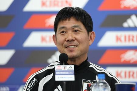会見をする日本代表・森保一監督（撮影・中田匡峻）