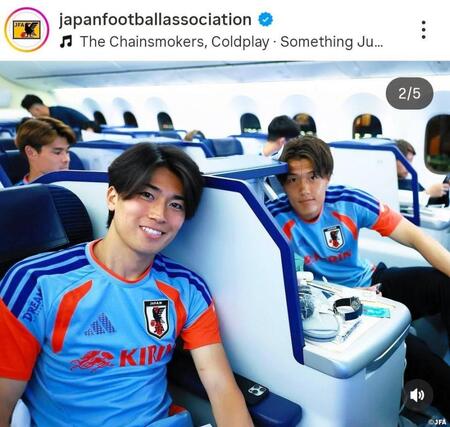 中村敬斗（左）と小川航基。日本サッカー協会の公式インスタグラム＠ｊａｐａｎｆｏｏｔｂａｌｌａｓｓｏｃｉａｔｉｏｎより 