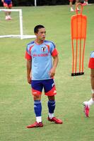 トレーニングパートナーとして帯同するＵ－19日本代表のＦＷ吉田湊海
