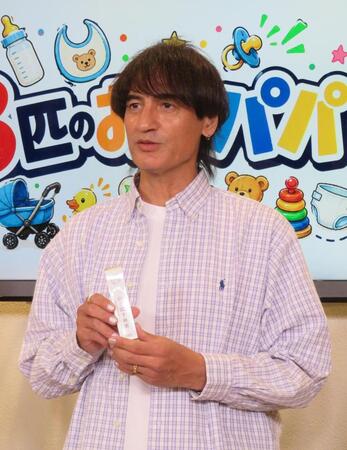 サッカー日本代表にエールを送る本並健治氏