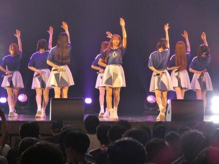 サッカーＷ杯パブリックビューイングでライブを行ったＡＫＢ４８＝神奈川・ＫＴ　Ｚｅｐｐ　Ｙｏｋｏｈａｍａ