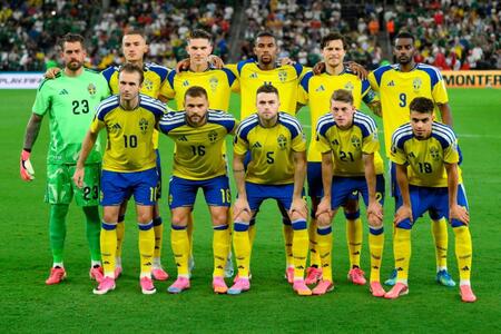 チュニジア戦に臨むスウェーデンイレブン＝モンテレイ（ゲッティ＝共同）