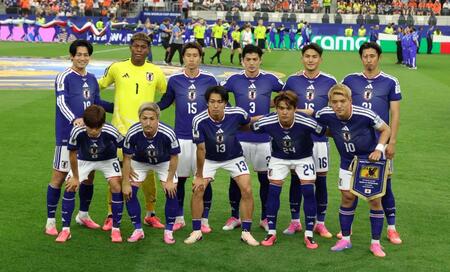 オランダ戦にスタメン出場した（前列左から）久保建英、前田大然、中村敬斗、佐野海舟、堂安律、（後列左から）上田綺世、鈴木彩艶、鎌田大地、谷口彰悟、渡辺剛、伊藤洋輝（撮影・中田匡峻）