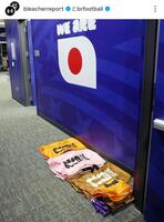日本代表が使用したロッカー。ブリーチャーレポートのインスタグラム（ｂｌｅａｃｈｅｒｒｅｐｏｒｔ）より