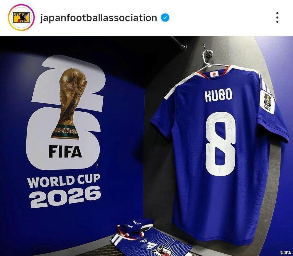 公開された久保のロッカー。ＪＦＡの公式インスタグラム（ｊａｐａｎｆｏｏｔｂａｌｌａｓｓｏｃｉａｔｉｏｎ）より