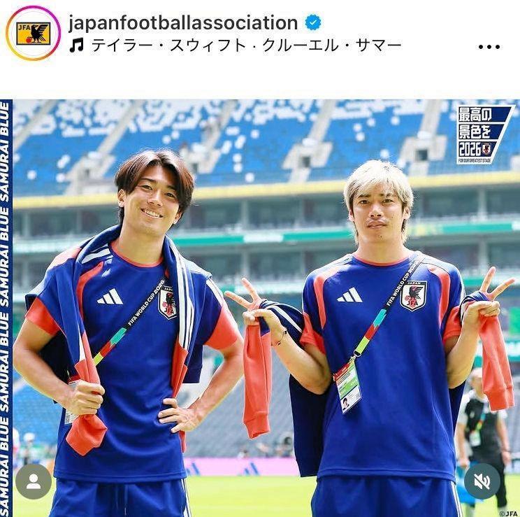 中村（左）と伊東。日本サッカー協会のインスタグラム＠ｊａｐａｎｆｏｏｔｂａｌｌａｓｓｏｃｉａｔｉｏｎより 