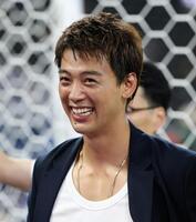 笑顔を見せる竹内涼真＝エスタディオ・モンテレイ（撮影・中田匡峻）