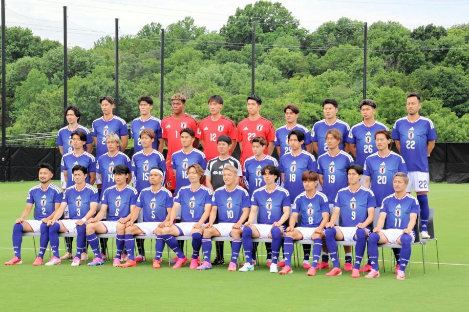 ベースキャンプ地で記念撮影を行った森保ジャパン