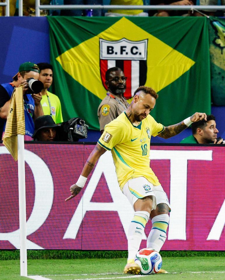 34歳ネイマールがW杯4度目出場 試合後は涙ながらに家族と抱き合う
