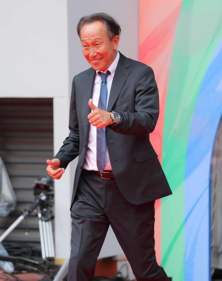 １３日に１９９３年オールスター出場選手ＯＢとして登場した柱谷哲二氏＝ＭＵＦＧスタジアム（撮影・吉澤敬太）