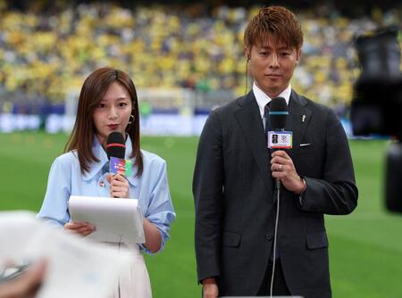 フジテレビ・佐久間みなみアナウンサー（左）と柿谷曜一朗氏（撮影・中田匡峻）