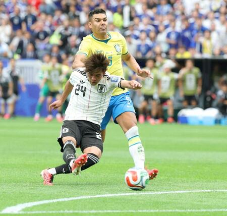 　前半、先制ゴールを決める佐野（撮影・中田匡峻）