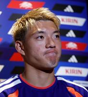 取材を受ける堂安律