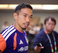 取材を受ける長友佑都