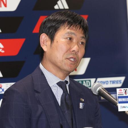 会見をする森保一監督（撮影・佐々木彰尚）