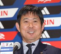 会見で笑顔を見せる森保一監督（撮影・佐々木彰尚）