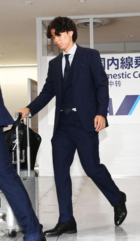 田中碧＝成田空港（撮影・園田高夫）